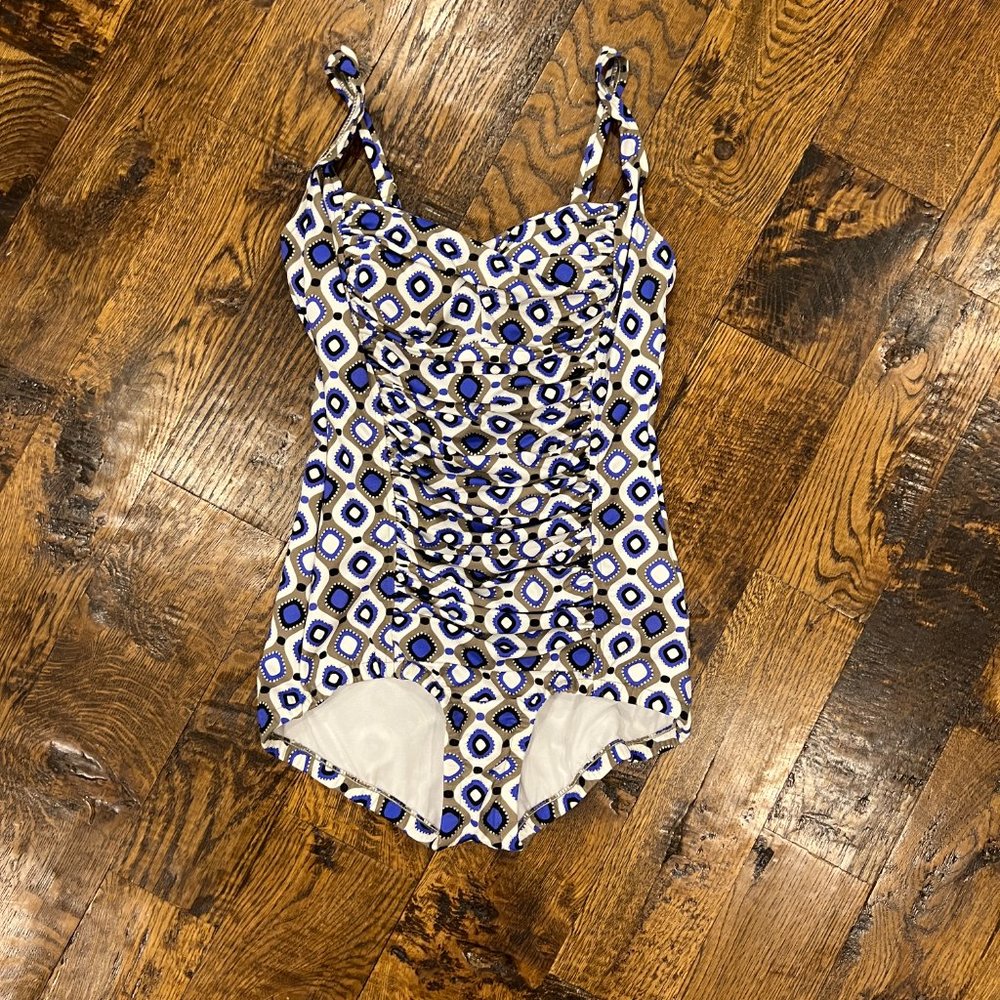 Geometric one piece rouched swimsuit